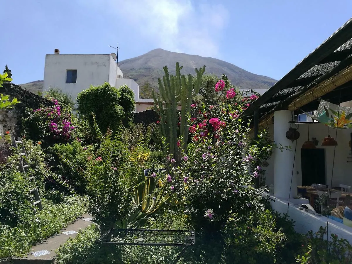 La Rosamarina Hotel Stromboli 0*,